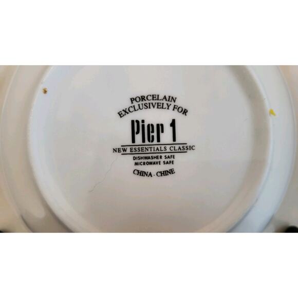 Pier 1 White New Essentials Classic Rimmed Dinner Plates (Set of 4) - Picture 6 of 8